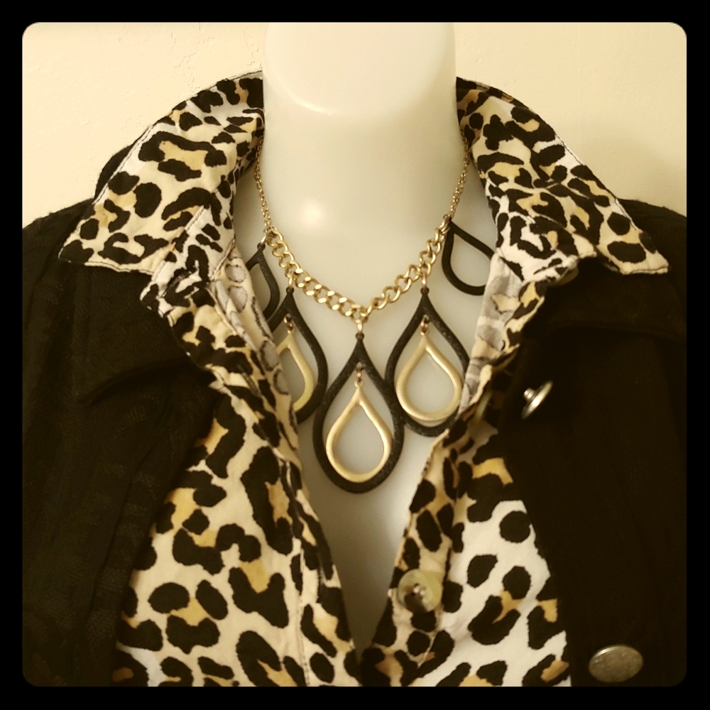 Women's vintage statement necklace